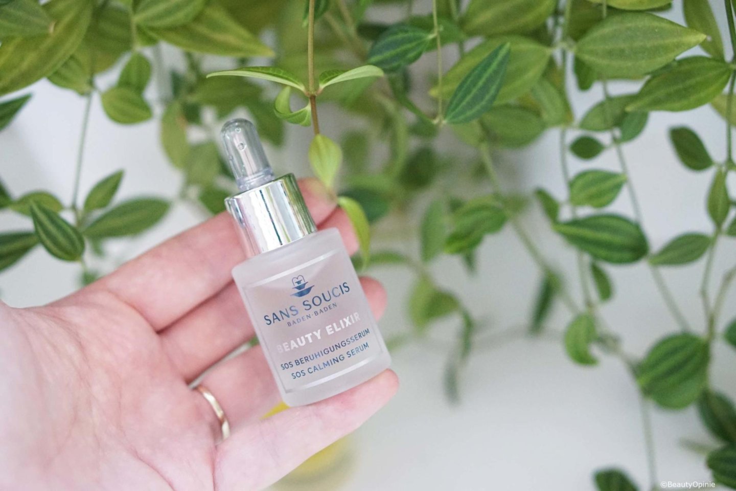 Review Sans Soucis SOS calming serum