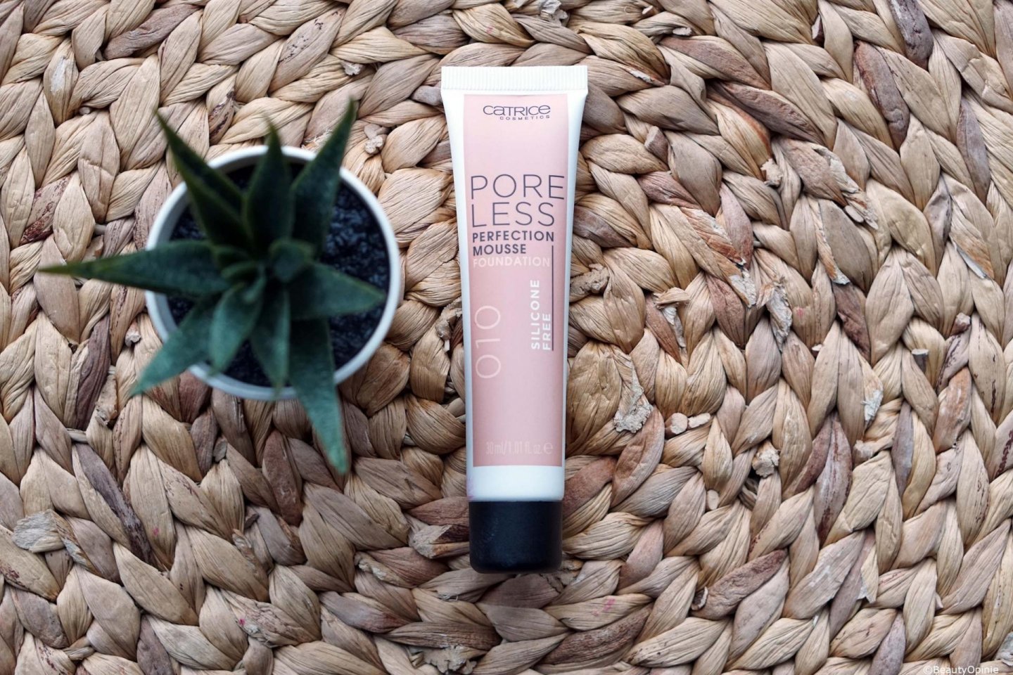 Review Catrice Poreless perfection foundation mousse,
