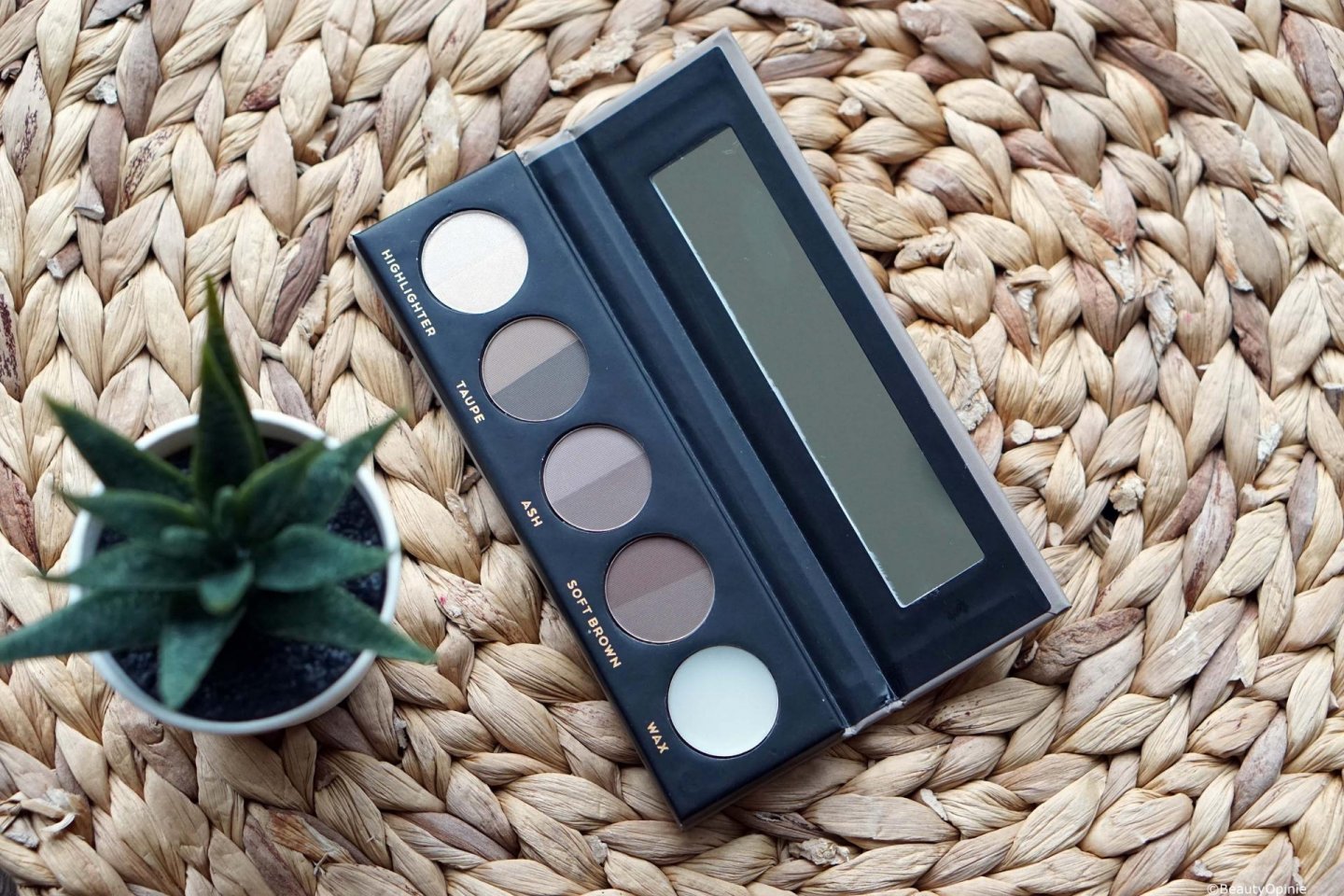 Review Catrice Strong performance professional brow palette