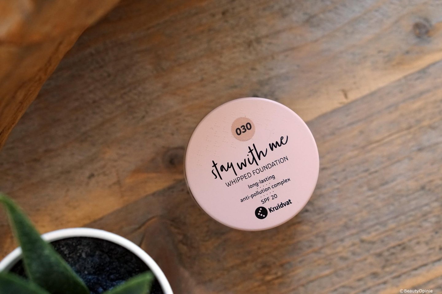 Review Kruidvat Stay With Me Whipped Foundation