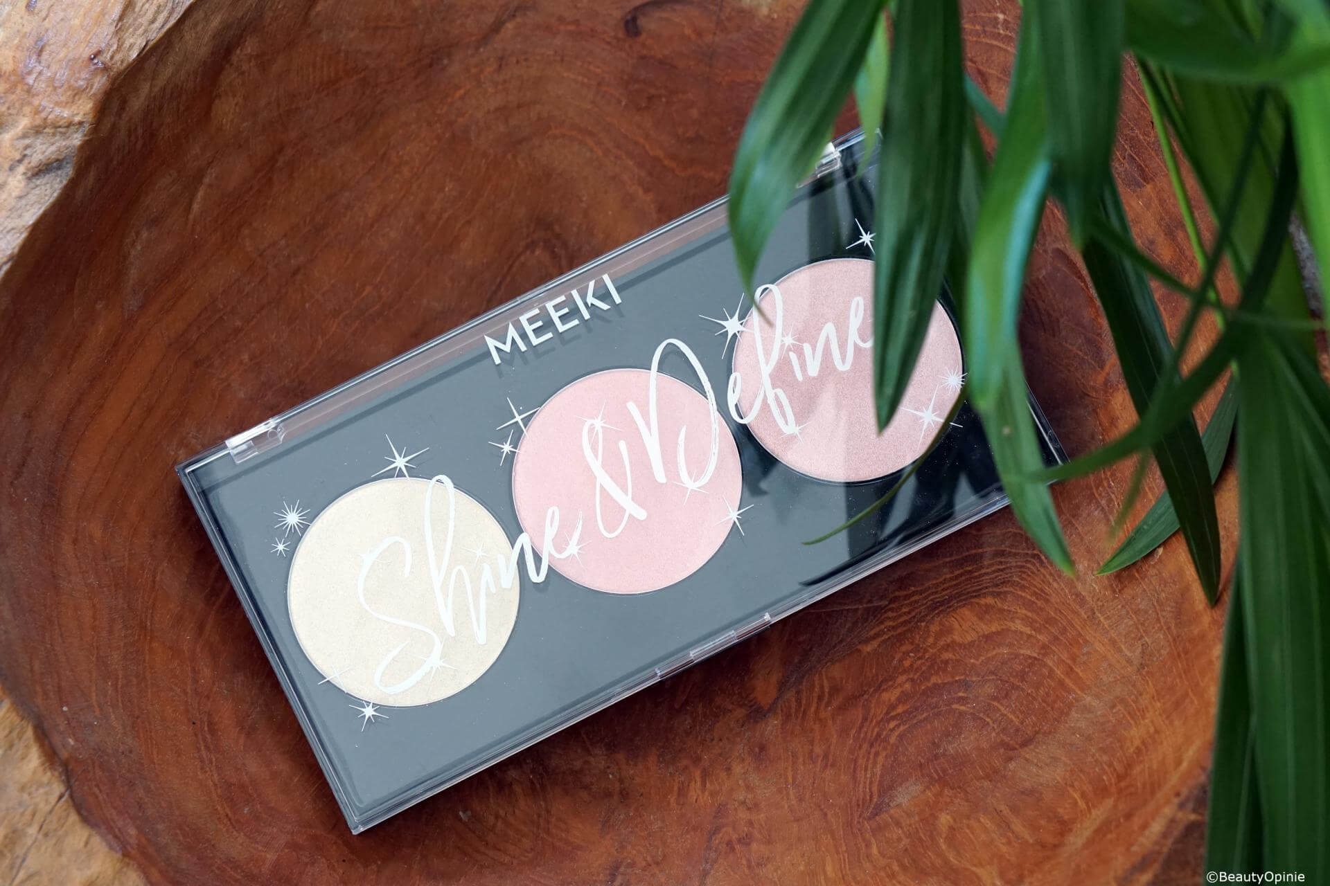 Review Meeki highlighter palette van Action