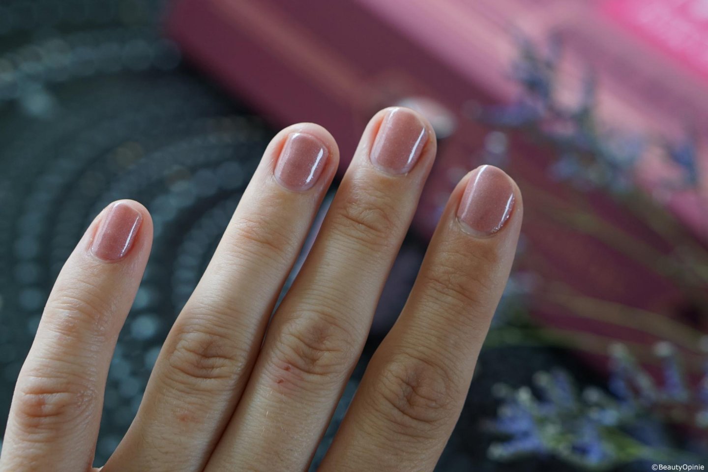 swatches pearly nude pink gellac