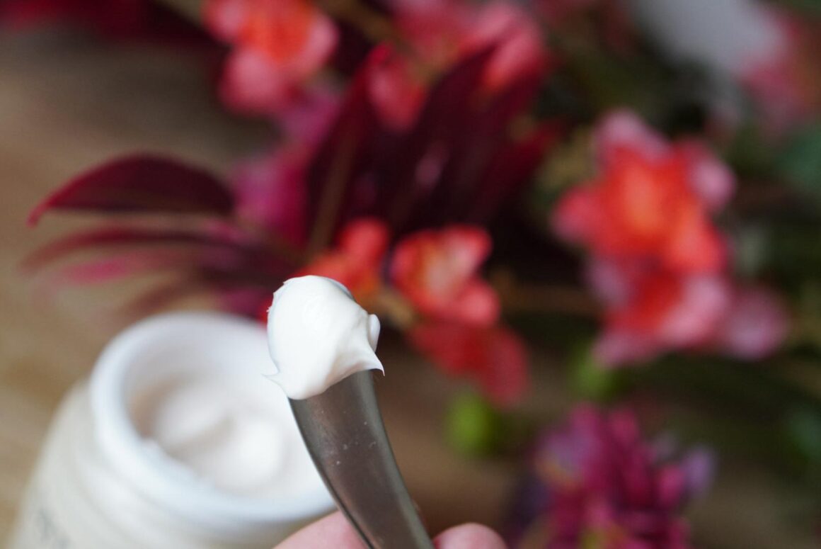 The Face Cream SBT cosmetics dikke creme