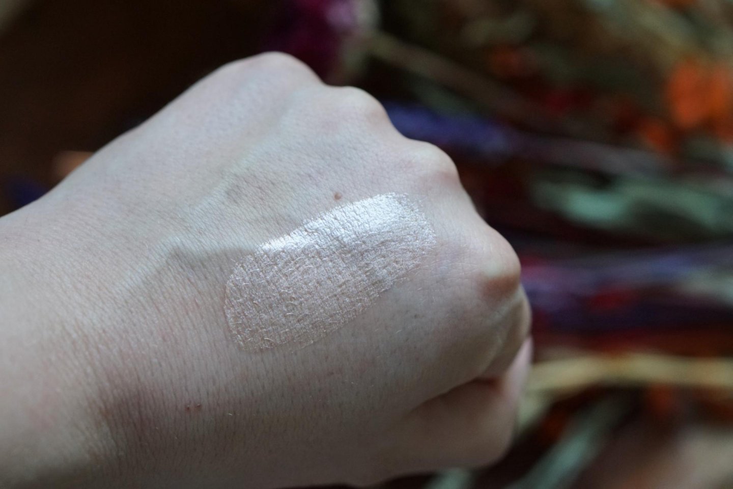 swatches charlotte tilbury highlighter