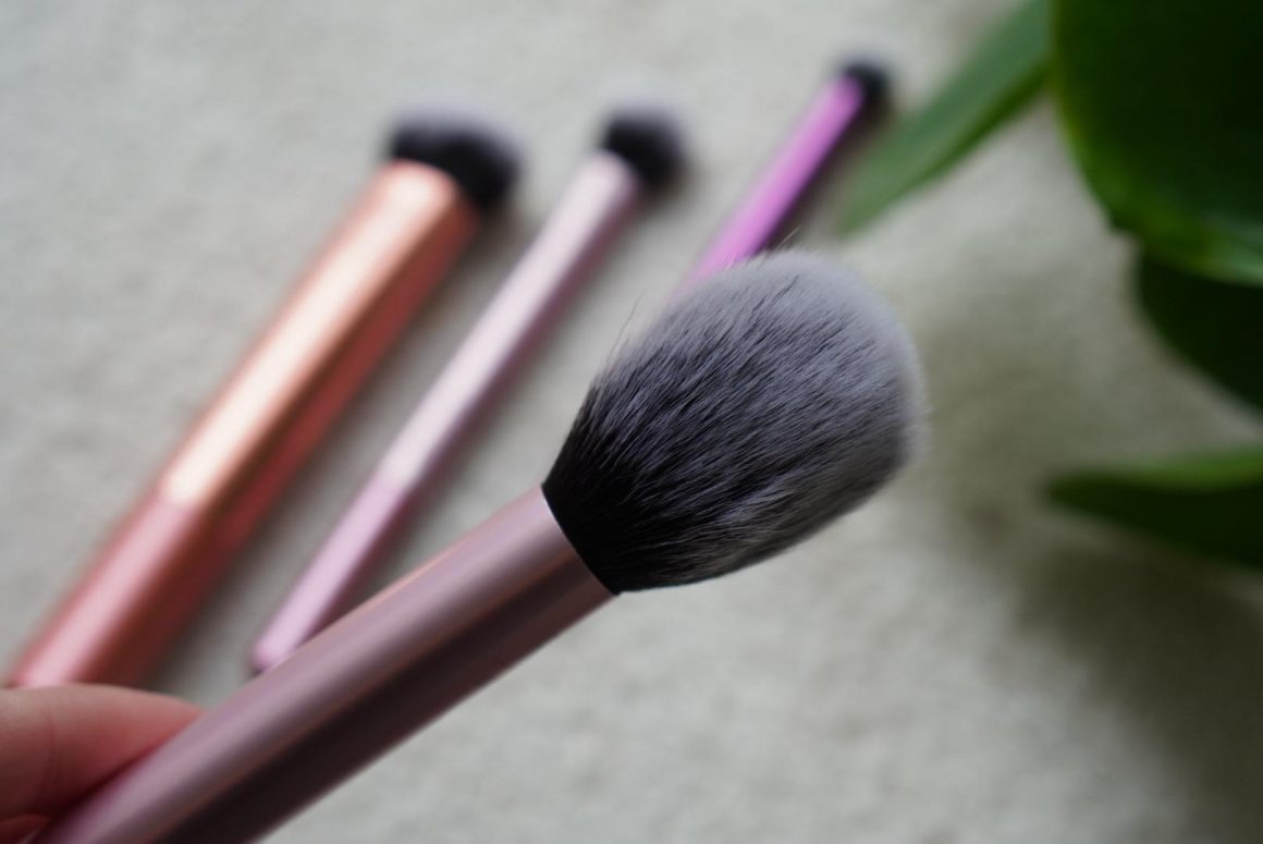 real-techniques-kwasten-close-up-haren