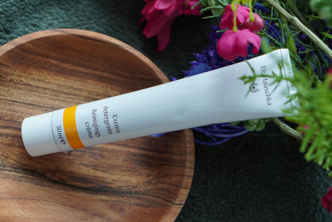 tube dicht Dr Hauschka Reinigingscrème