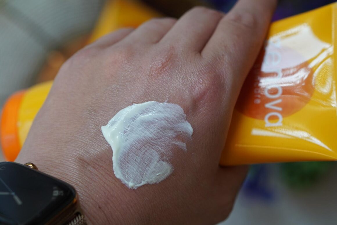 Zenova Sensitive Sun Milk SPF50 laat geen witte waas achter